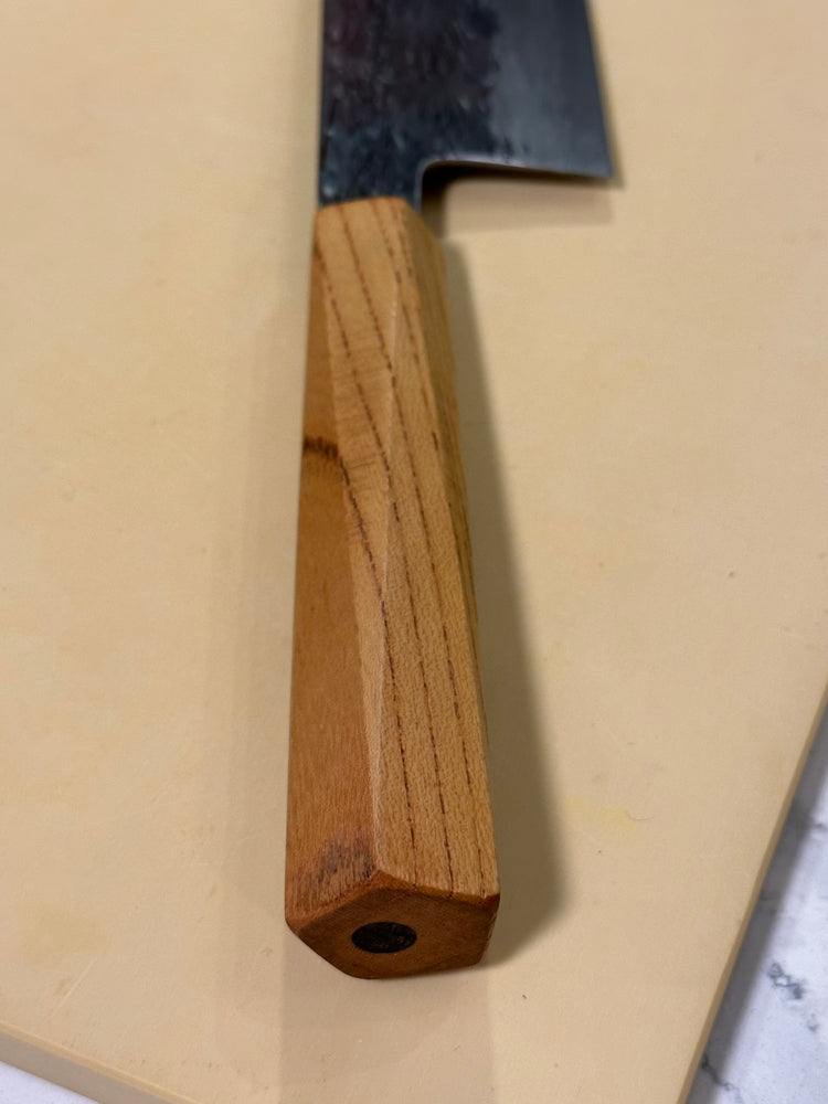 Mango de zelkova con bisel doble revestido de acero inoxidable sanmai Isamitsu Gyuto Shirogami n.º 1 de 210 mm