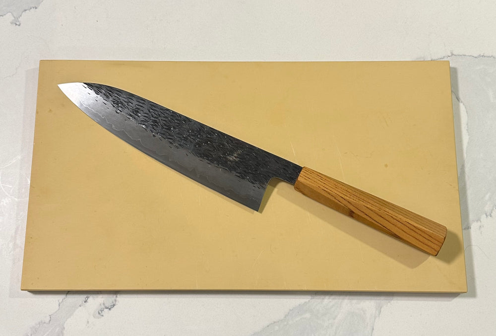 Mango de zelkova con bisel doble revestido de acero inoxidable sanmai Isamitsu Gyuto Shirogami n.º 1 de 210 mm